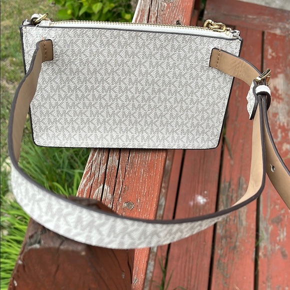 Michael Kors Gray and Gold Adjustable Belt Bag with Chain Strap - Picture 2 of 3